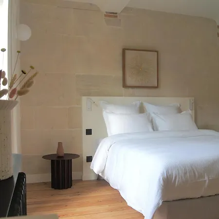 La Demeure Saint Sauveur 住宿加早餐酒店 3*