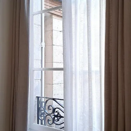 La Demeure Saint Sauveur 住宿加早餐酒店 凯恩