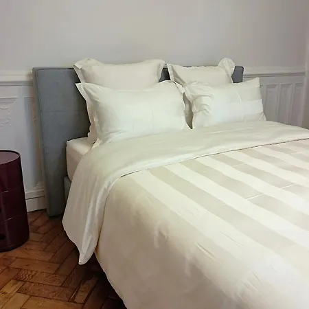 La Demeure Saint Sauveur Bed & Breakfast 3*