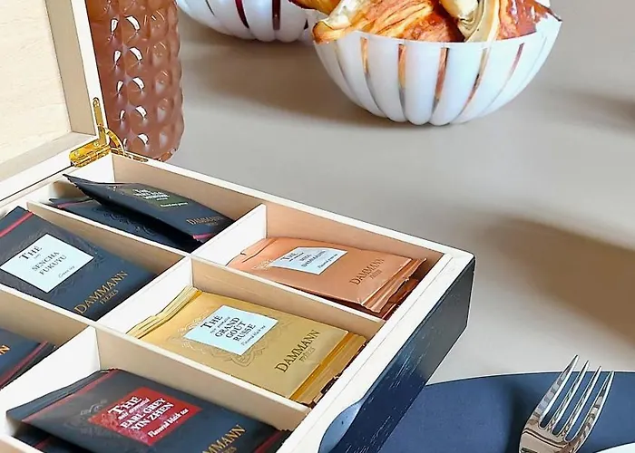 La Demeure Saint Sauveur 3* Кан